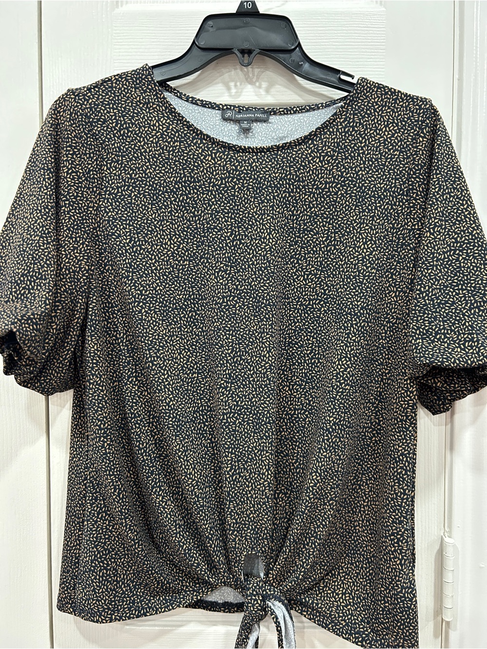 Adrianna Papell Black Short Sleeve Tie-Front Top with Brown Speckle Print